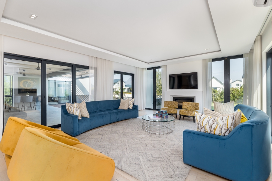 5 Bedroom Property for Sale in Val De Vie Estate Western Cape